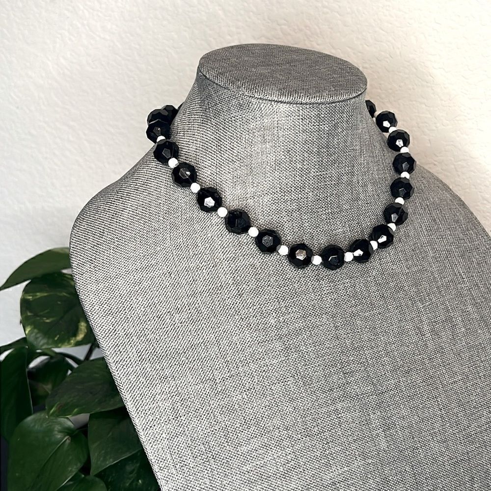 Vintage Style Black and White Beaded Necklace